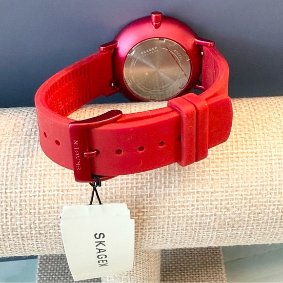 Skagen Women's Red Watch - Picture 8 of 10